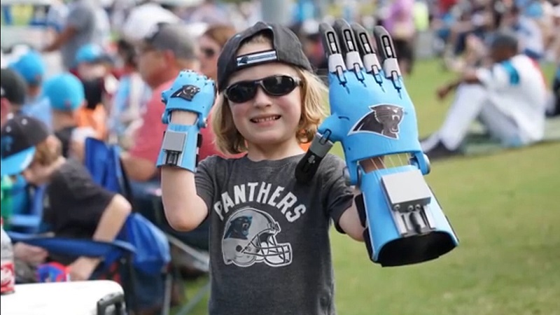 Cam Haight of Different Heroes Nonprofit Makes 3D Printed Prosthetic Hand for His Own Hero